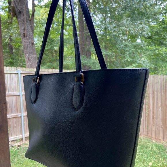 Kate Spade Black Leather Zipper Tote with Black Lining. Shoulder Bags for Work - Picture 4 of 15